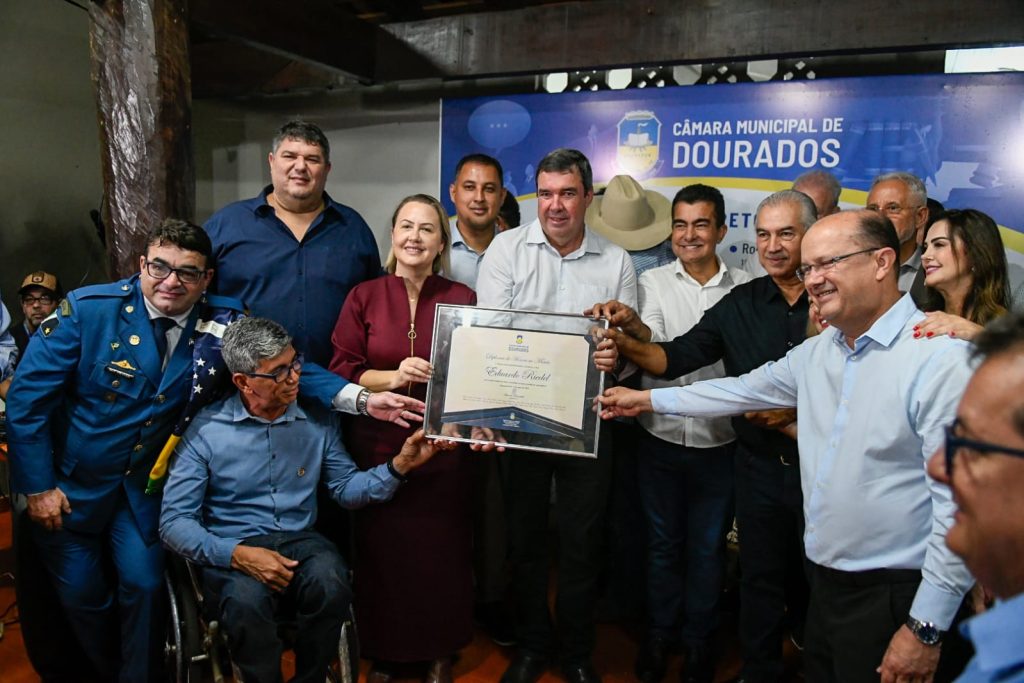 Em Dourados, Governo de MS valoriza setor agropecuário e garante obras de infraestrutura Em Dourados, Governo de MS valoriza setor agropecuário e garante obras de infraestrutura