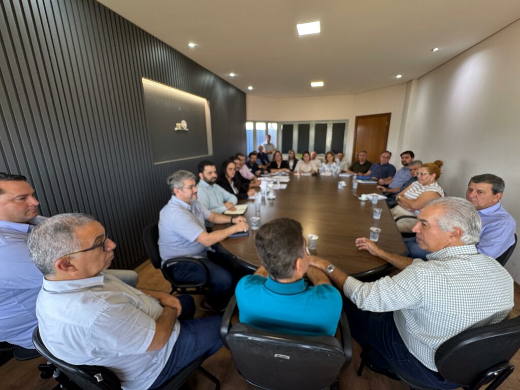 Reinaldo Azambuja se reúne com secretariado de Marçal Filho e aponta desafios da gestão Reinaldo Azambuja se reúne com secretariado de Marçal Filho e aponta desafios da gestão