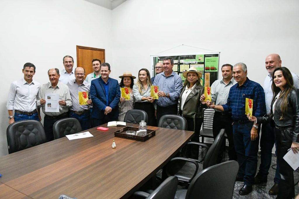 Em Dourados, Governo de MS valoriza setor agropecuário e garante obras de infraestrutura Em Dourados, Governo de MS valoriza setor agropecuário e garante obras de infraestrutura