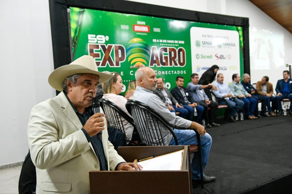 Em Dourados, Governo de MS valoriza setor agropecuário e garante obras de infraestrutura Em Dourados, Governo de MS valoriza setor agropecuário e garante obras de infraestrutura