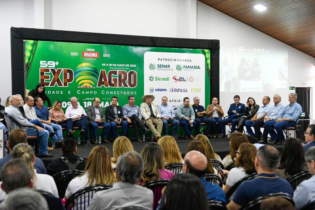 Em Dourados, Governo de MS valoriza setor agropecuário e garante obras de infraestrutura Em Dourados, Governo de MS valoriza setor agropecuário e garante obras de infraestrutura