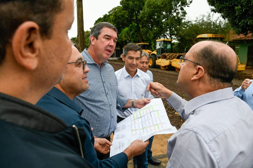 Em Dourados, Governo de MS valoriza setor agropecuário e garante obras de infraestrutura Em Dourados, Governo de MS valoriza setor agropecuário e garante obras de infraestrutura