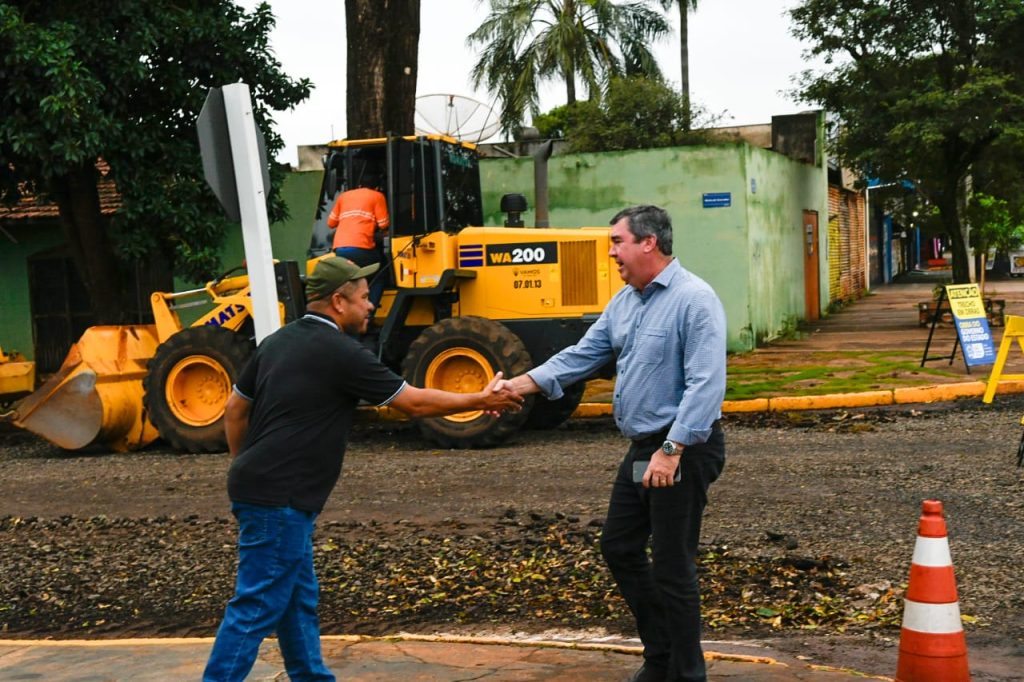 Em Dourados, Governo de MS valoriza setor agropecuário e garante obras de infraestrutura Em Dourados, Governo de MS valoriza setor agropecuário e garante obras de infraestrutura