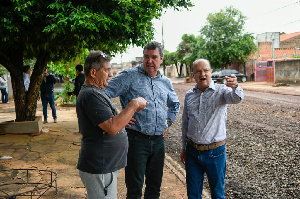 Em Dourados, Governo de MS valoriza setor agropecuário e garante obras de infraestrutura Em Dourados, Governo de MS valoriza setor agropecuário e garante obras de infraestrutura