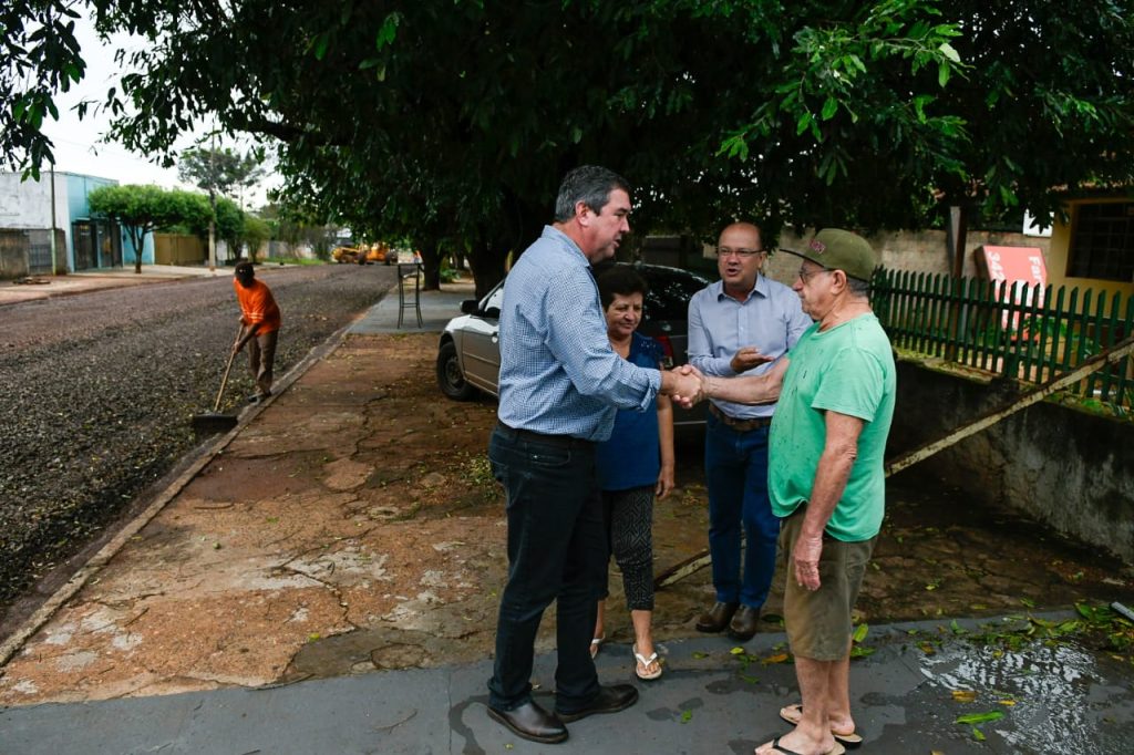 Em Dourados, Governo de MS valoriza setor agropecuário e garante obras de infraestrutura Em Dourados, Governo de MS valoriza setor agropecuário e garante obras de infraestrutura