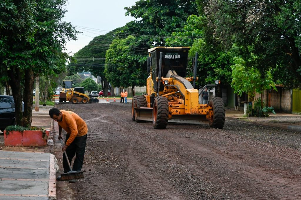 Em Dourados, Governo de MS valoriza setor agropecuário e garante obras de infraestrutura Em Dourados, Governo de MS valoriza setor agropecuário e garante obras de infraestrutura