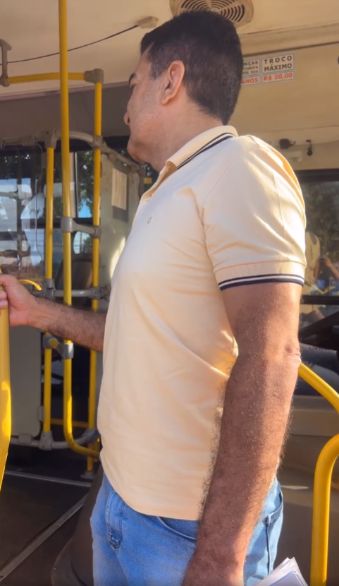 Dentro de ônibus, Marçal anuncia redução da tarifa do transporte coletivo em Dourados