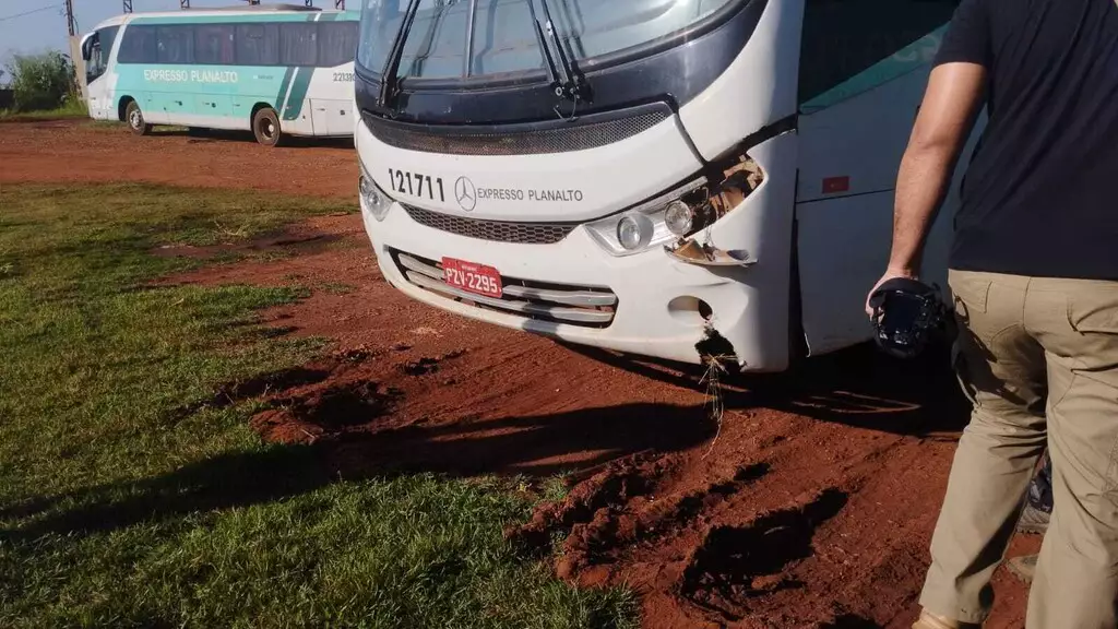 Dourados: Ciclista morre com vísceras expostas após ser atropelado por micro-ônibus