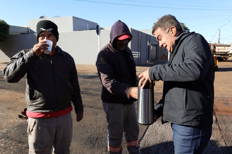 Prefeitura mantém operação tapa-buracos em várias regiões de Dourados