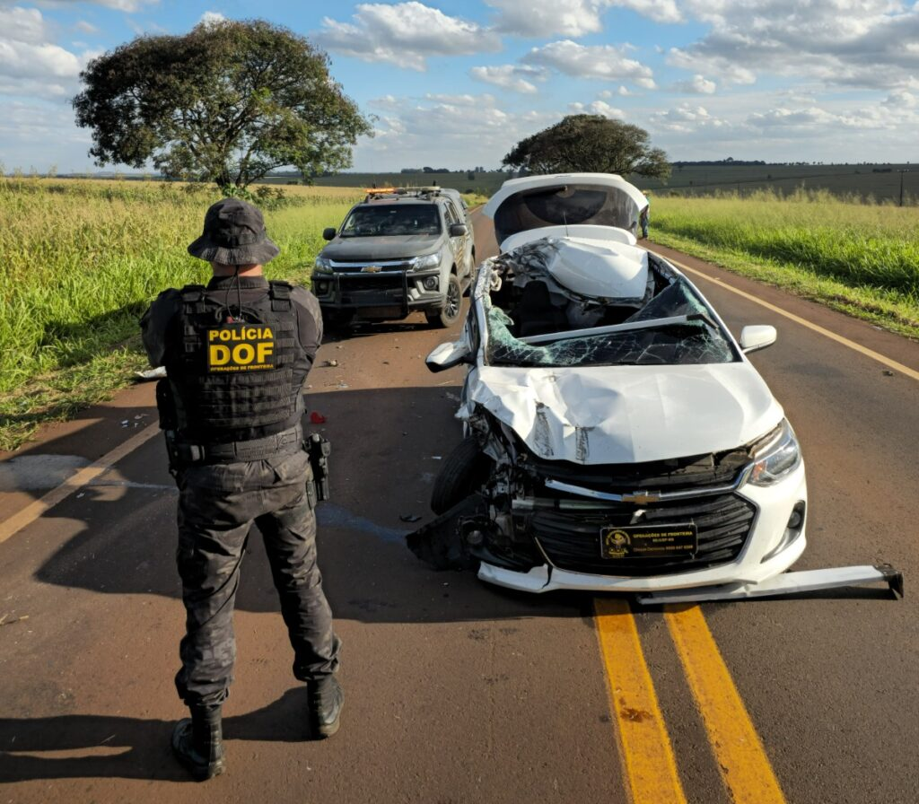 Traficante bate em caminhão durante fuga e é preso pelo DOF com 710 kg de drogas em Caarapó Traficante bate em caminhão durante fuga e é preso pelo DOF com 710 kg de drogas em Caarapó