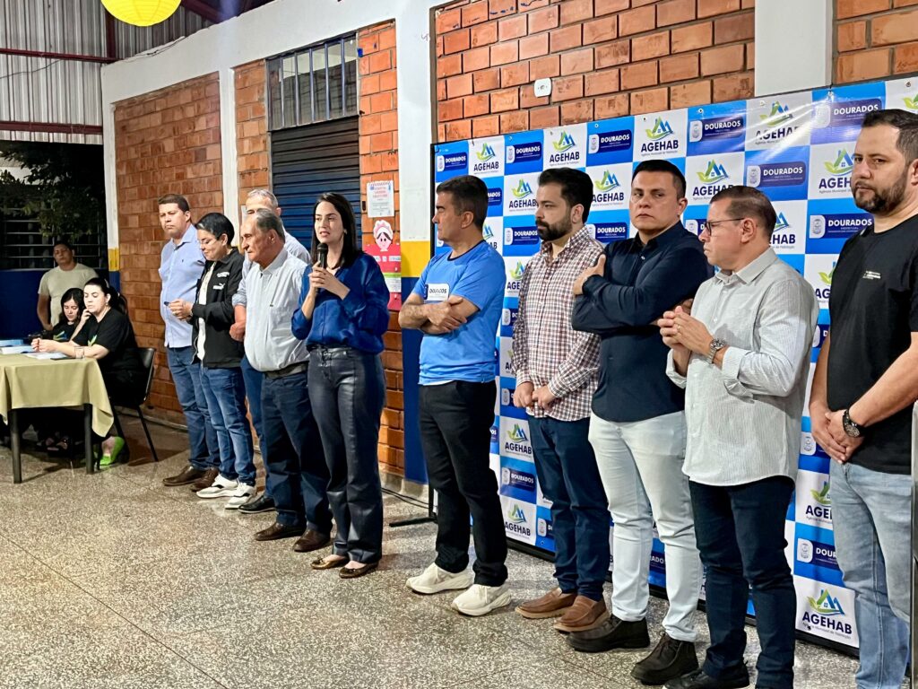Dourados: Gianni Nogueira parabeniza prefeito Marçal, secretário Eder e moradores pela conquista da regularização fundiária Dourados: Gianni Nogueira parabeniza prefeito Marçal, secretário Eder e moradores pela conquista da regularização fundiária