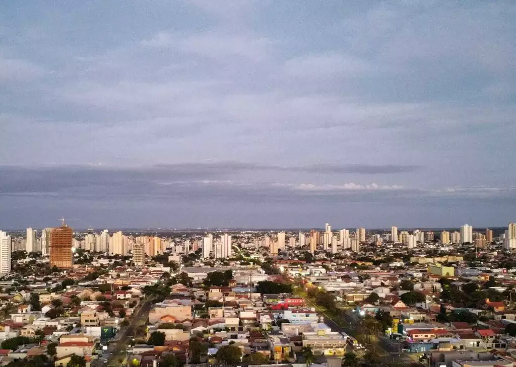 Nevoeiro na região sul de MS anuncia chegada de nova frente fria Nevoeiro na região sul de MS anuncia chegada de nova frente fria