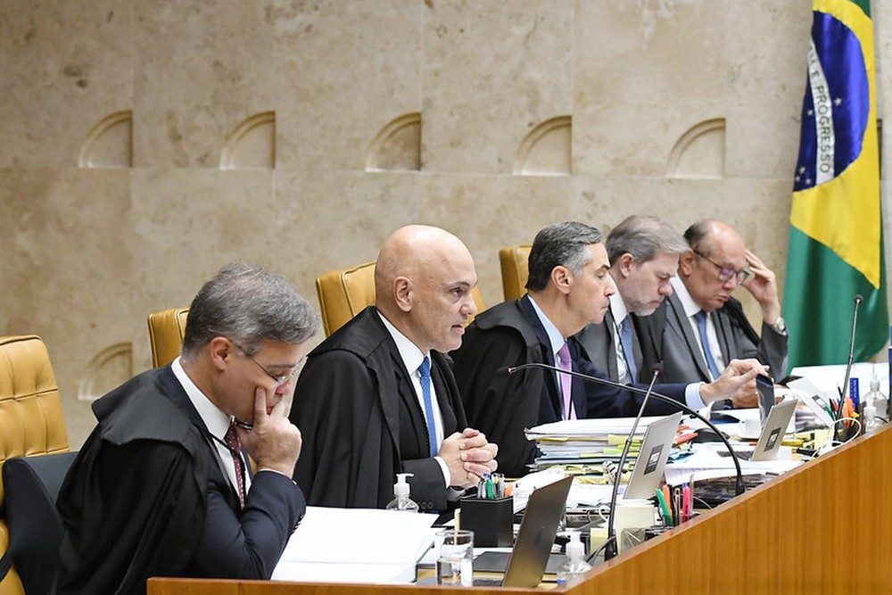 EUA cancelam vistos de funcionários do governo brasileiro que trabalharam no Programa 'Mais Médicos' EUA cancelam vistos de funcionários do governo brasileiro que trabalharam no Programa 'Mais Médicos'