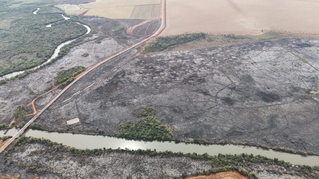 Trio é preso por furto de ferragens e incêndio ambiental em fazenda de Dourados Trio é preso por furto de ferragens e incêndio ambiental em fazenda de Dourados