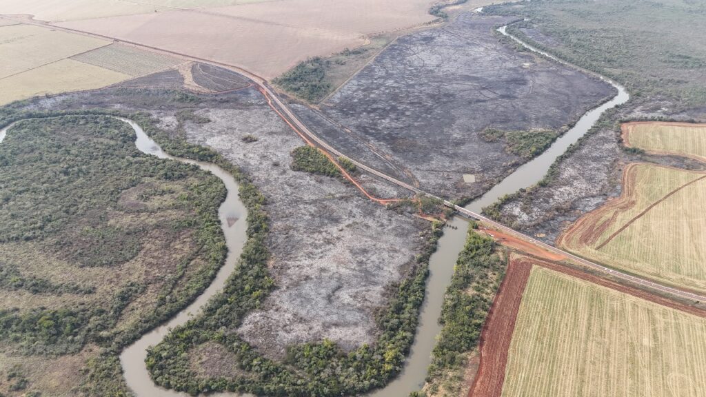 Trio é preso por furto de ferragens e incêndio ambiental em fazenda de Dourados Trio é preso por furto de ferragens e incêndio ambiental em fazenda de Dourados
