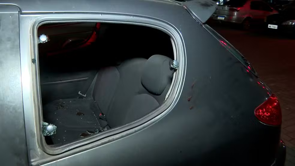 Menina morre após carro da família ser atacado por engano no ES Menina morre após carro da família ser atacado por engano no ES