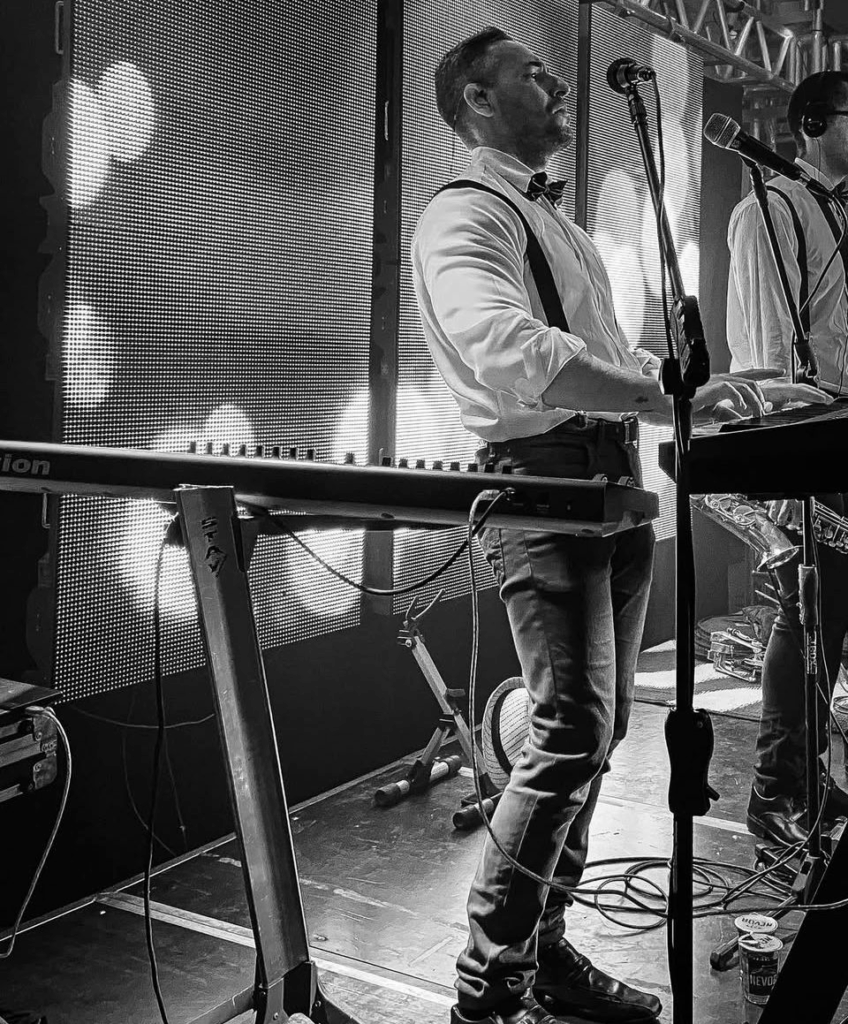 Com todos os convites vendidos, OAB Dourados realiza Baile do Rubi neste sábado