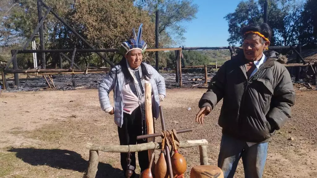 Casa de reza Kaiowá é queimada em aldeia; rezadeira denuncia ameaça Casa de reza Kaiowá é queimada em aldeia de Dourados; rezadeira denuncia ameaça