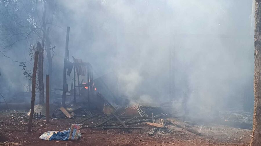 Incêndio destrói casas e área de mata no Estrela Porã; causas ainda são investigadas Incêndio destrói casas e área de mata no Estrela Porã; causas ainda são investigadas