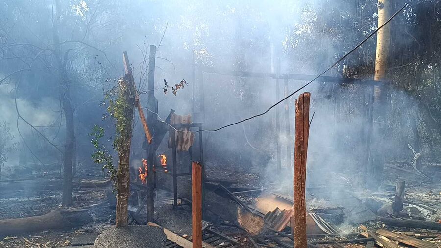 Incêndio destrói casas e área de mata no Estrela Porã; causas ainda são investigadas Incêndio destrói casas e área de mata no Estrela Porã; causas ainda são investigadas