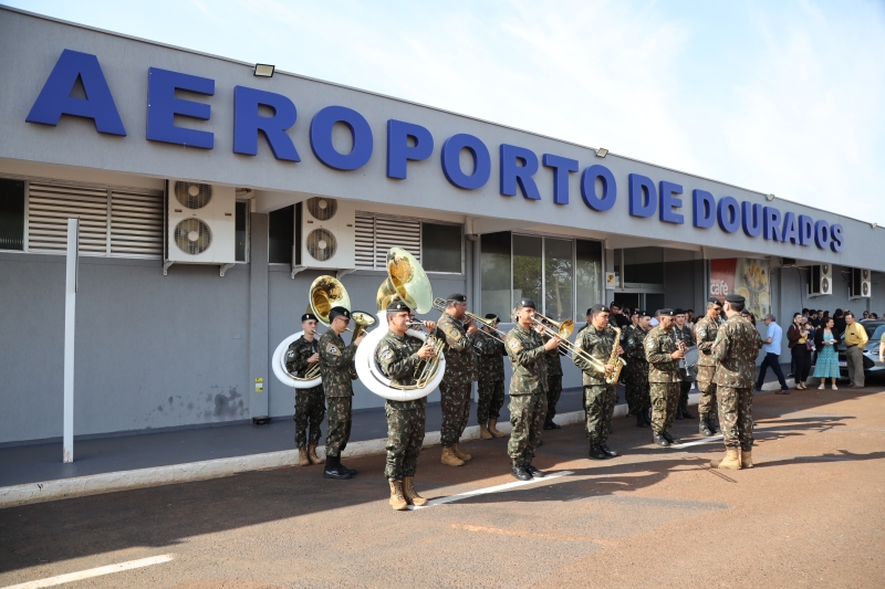 Vereadores participam da retomada das operações no aeroporto de Dourados