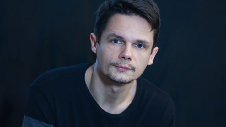 Do livro ao palco: Odilon Esteves promove experiência interativa no FIT Dourados Do livro ao palco: Odilon Esteves promove experiência interativa no FIT Dourados