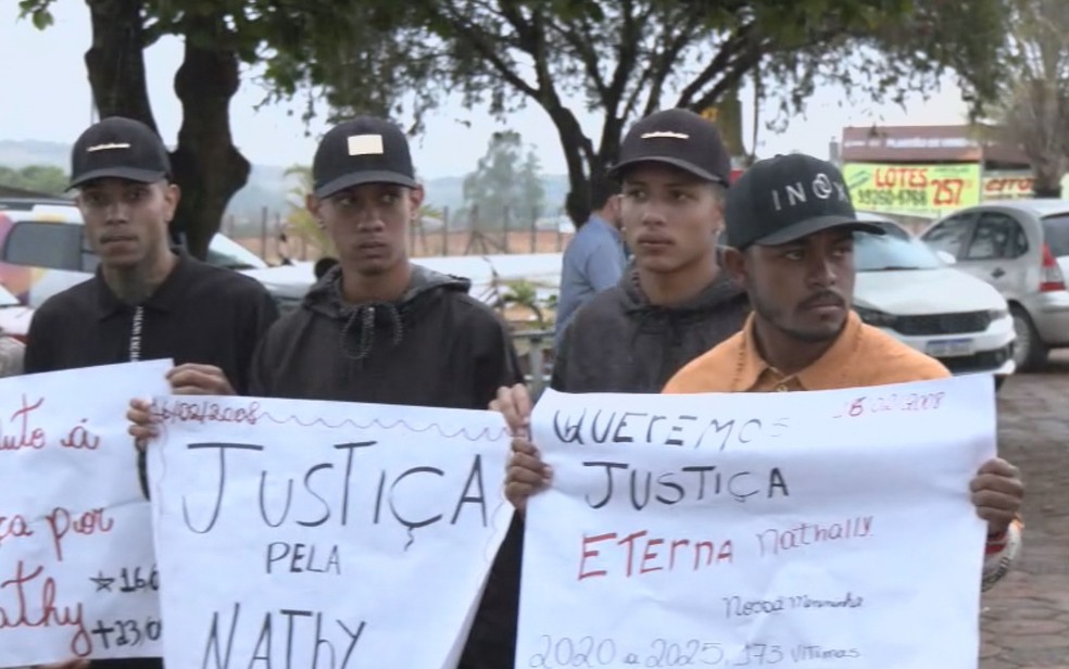 Adolescente morre após levar choque em fio solto no Centro de Goiânia Adolescente morre após levar choque em fio solto no Centro de Goiânia