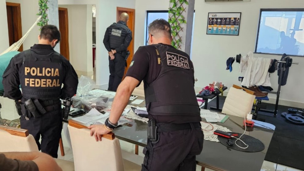 Polícia tenta prender 5 no Brasil e 3 na Irlanda por tráfico de mulheres Polícia tenta prender 5 no Brasil e 3 na Irlanda por tráfico de mulheres