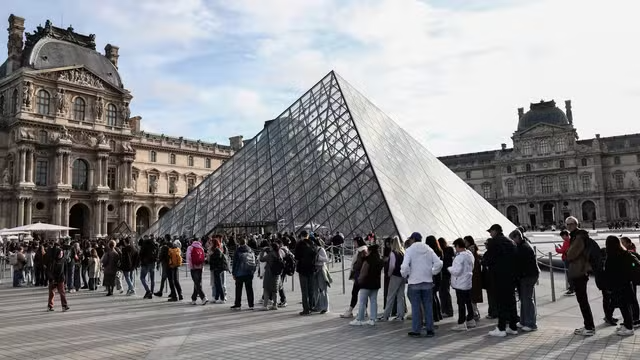 museu-do-louvre-reaberto-foto-thibaud-moritz-afp