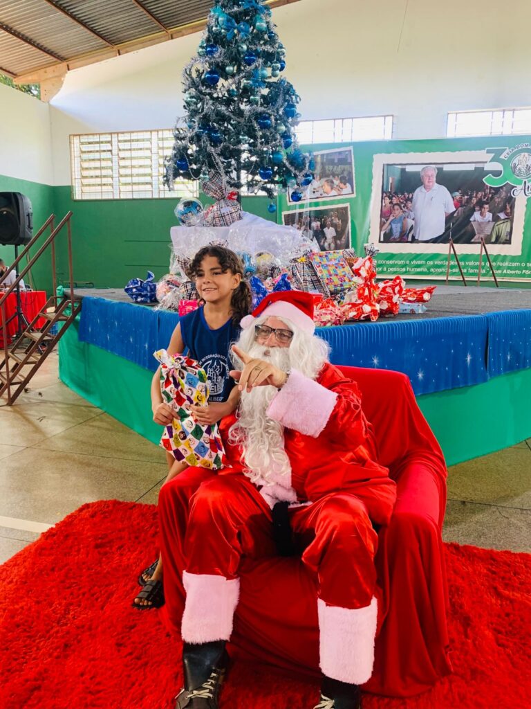 Dourados: Ceia encerra ano com Festa de Natal e distribuição de cestas de alimentos