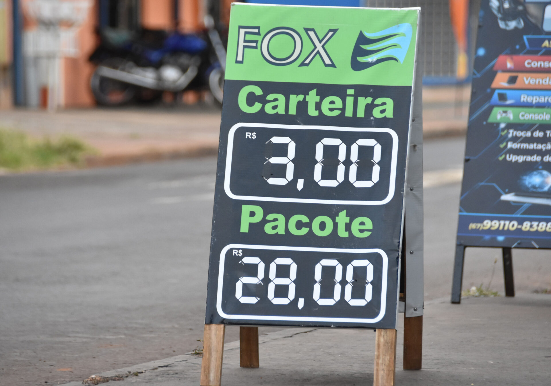 PCC domina o contrabando de cigarros na fronteira de MS PCC domina o contrabando de cigarros na fronteira de MS