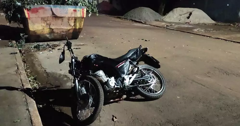 Motociclista morre ao bater em caçamba em Rio Brilhante