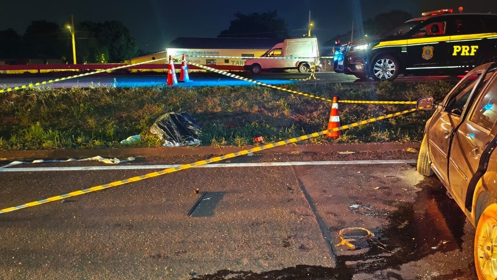 Motorista morre após ser lançado de veículo em acidente com 4 feridos Motorista morre após ser lançado de veículo em acidente com quatro feridos em Dourados