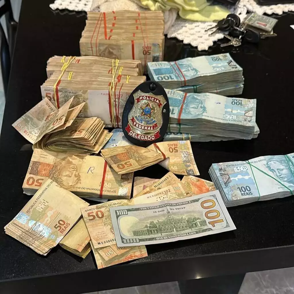 Operação Little Bag prende quatro suspeitos e bloqueia R$ 7 milhões por tráfico Operação Little Bag prende quatro suspeitos e bloqueia R$ 7 milhões por tráfico, em Dourados e Itaporã