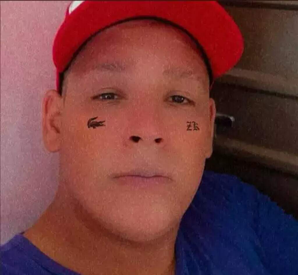 Homem é morto a tiros dentro do banheiro de casa em Maracaju Homem é morto a tiros dentro do banheiro de casa em Maracaju