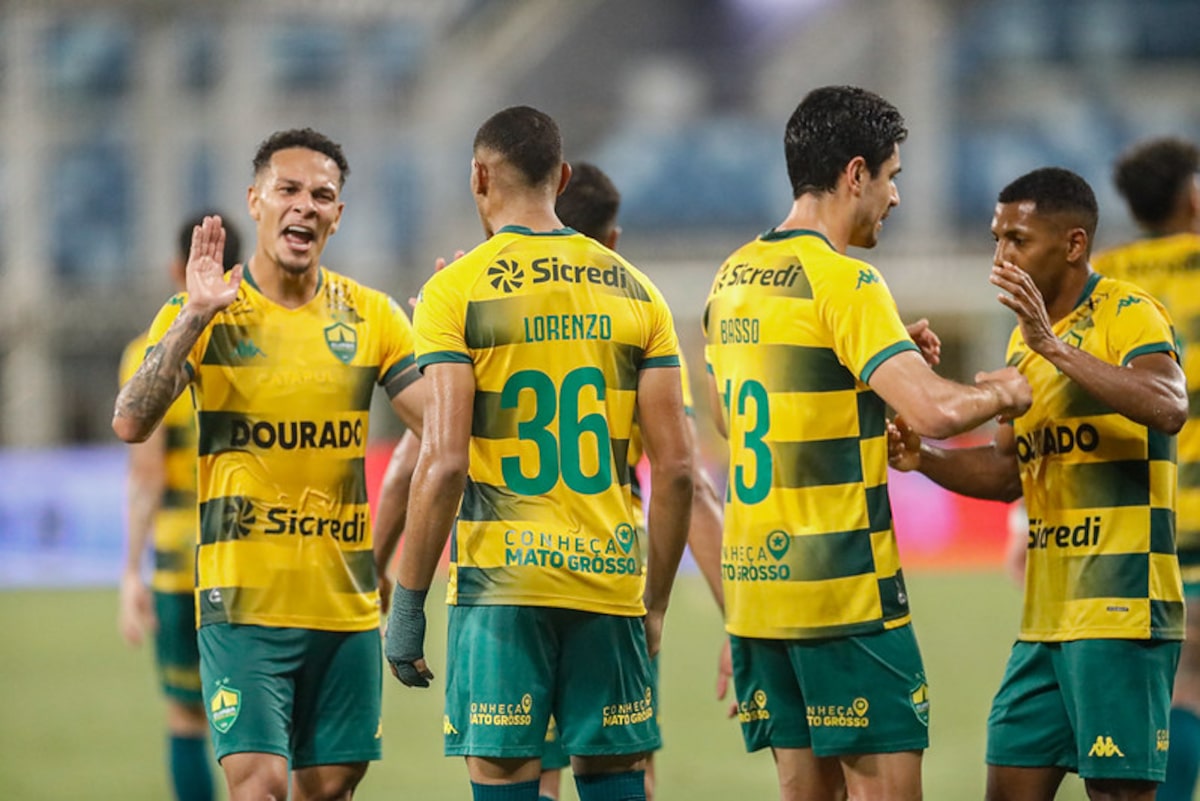 ‘Clubes usaram mal o dinheiro das bets, só aumentaram salário de jogador’, diz presidente do Cuiabá ‘Clubes usaram mal o dinheiro das bets, só aumentaram salário de jogador’, diz presidente do Cuiabá