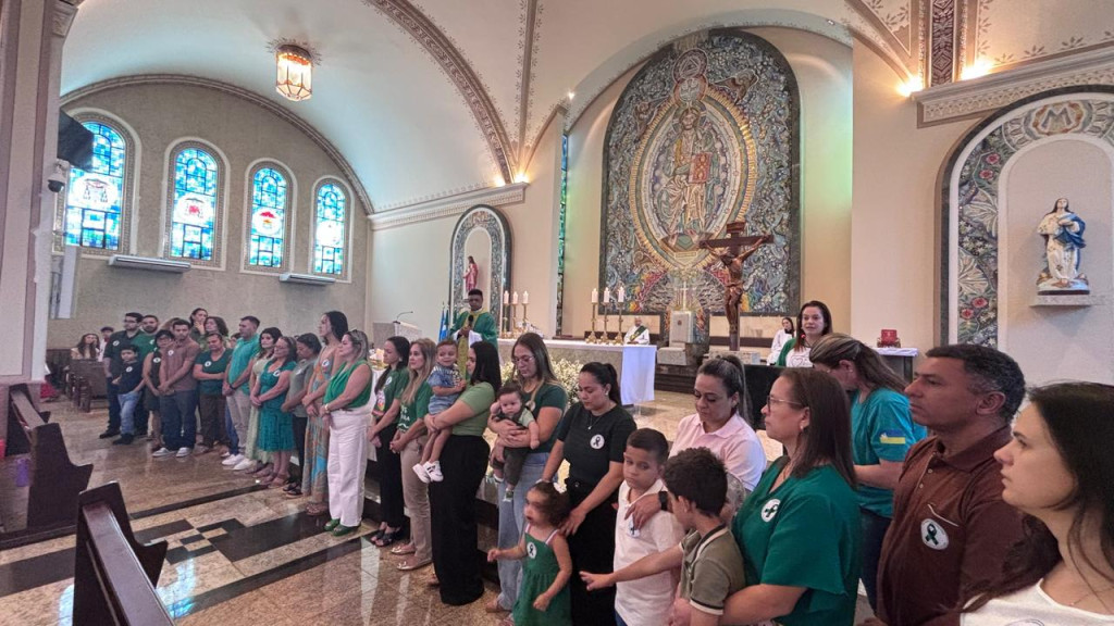 Famílias de doadores de órgãos são homenageadas durante missa em Dourados Famílias de doadores de órgãos são homenageadas durante missa em Dourados