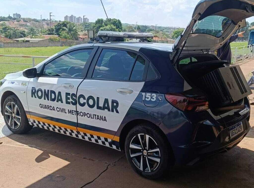 Ar-condicionado furtado de loja é abandonado na Orla Ferroviária