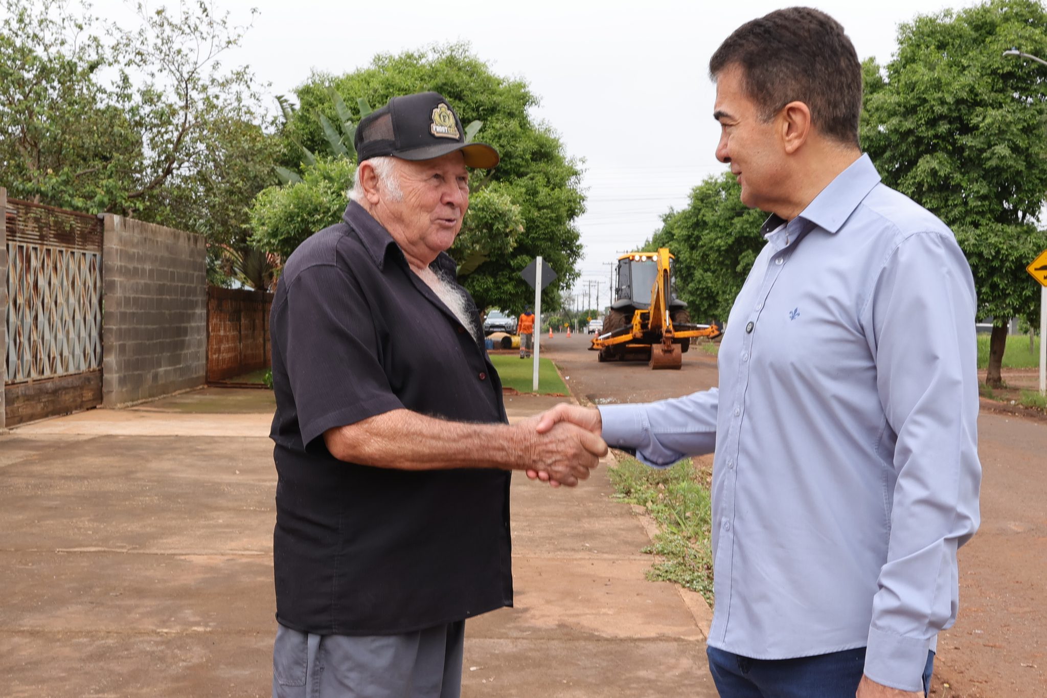 Prefeitura inicia recuperação de ruas no Terra Roxa após chuvas ampliarem buracos Prefeitura inicia recuperação de ruas no Terra Roxa após chuvas ampliarem buracos