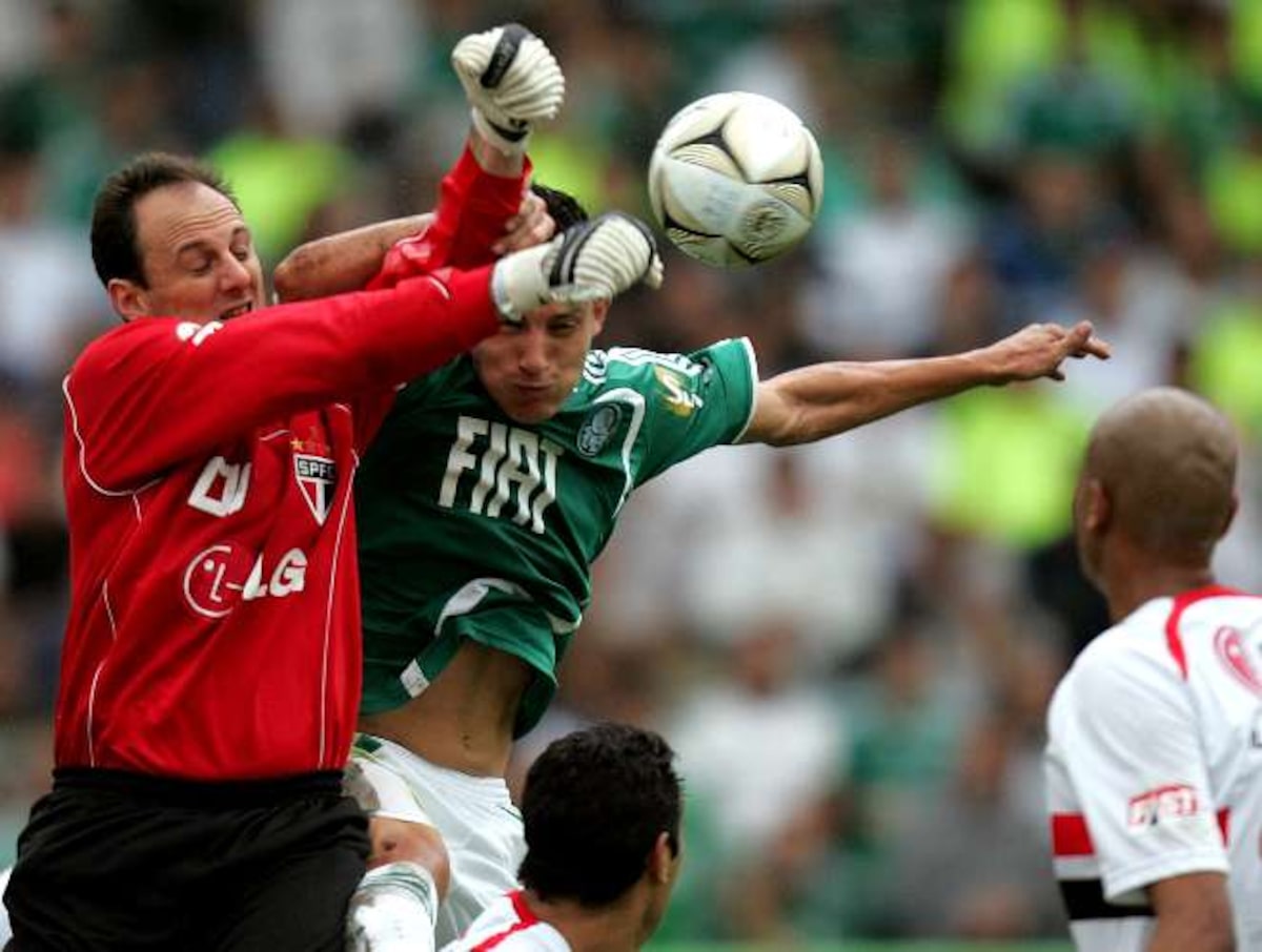 Da indústria às bets: como a economia mudou os patrocinadores do futebol brasileiro Da indústria às bets: como a economia mudou os patrocinadores do futebol brasileiro