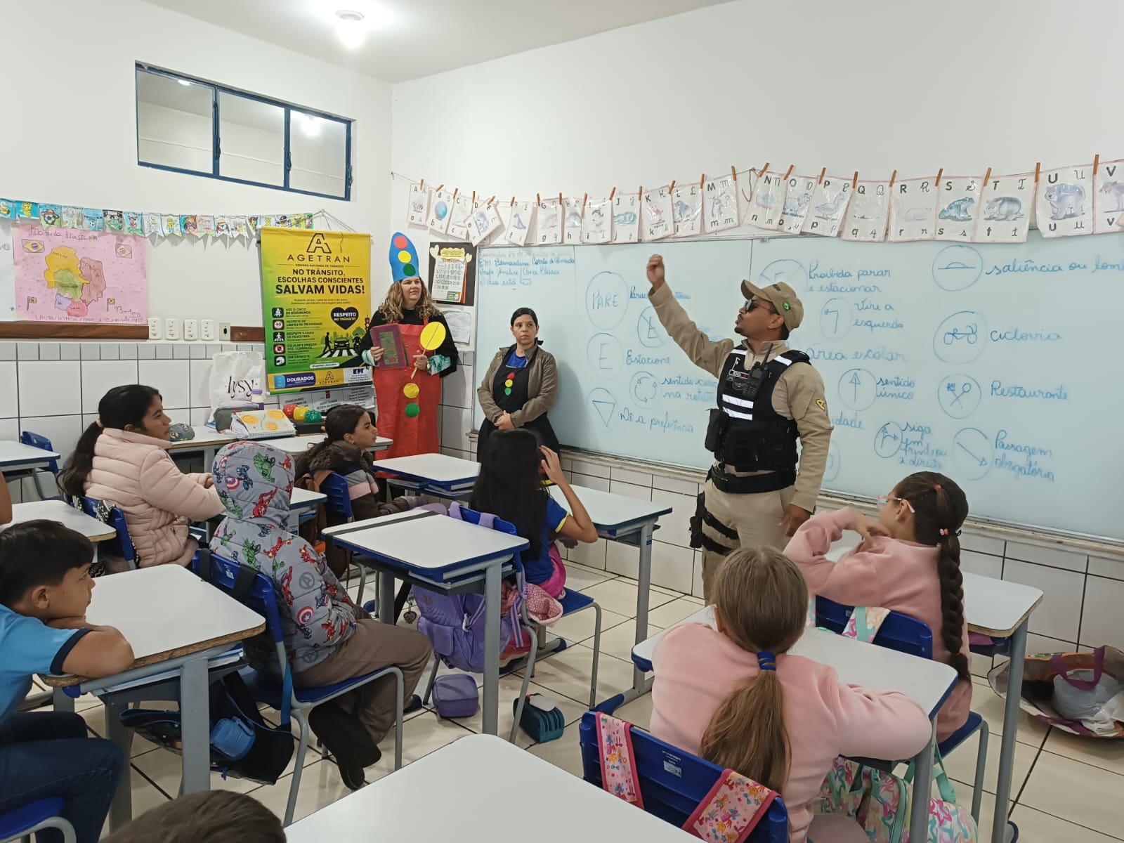 Prefeitura leva conscientização sobre o trânsito para escolas e Ceims durante Semana Nacional Prefeitura leva conscientização sobre o trânsito para escolas e Ceims durante Semana Nacional