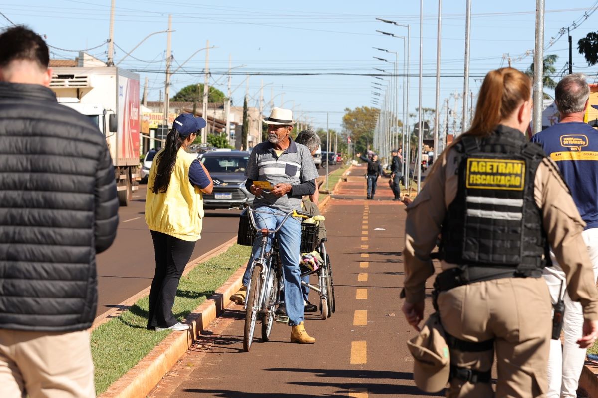 Prefeitura reforça respeito com ciclistas durante a Semana Nacional de Trânsito Prefeitura reforça respeito com ciclistas durante a Semana Nacional de Trânsito