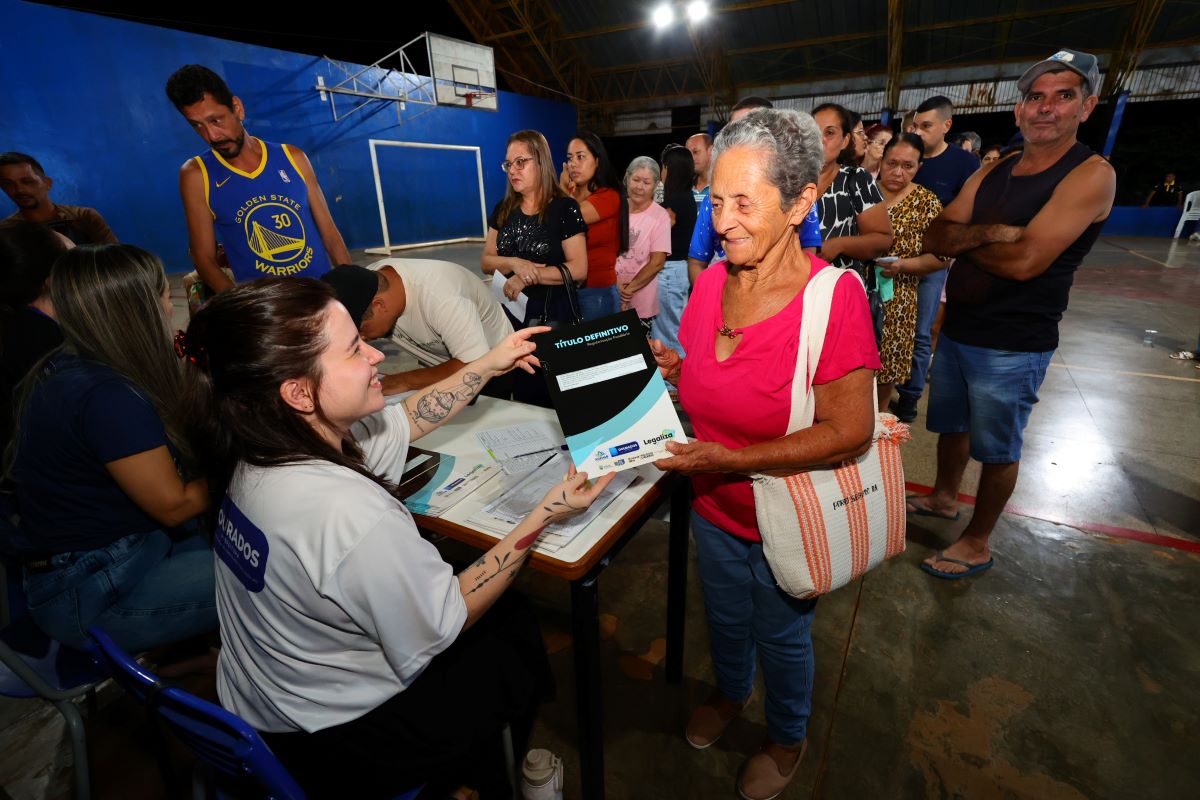 Prefeitura regulariza mais de 2 mil imóveis e garante segurança jurídica às famílias