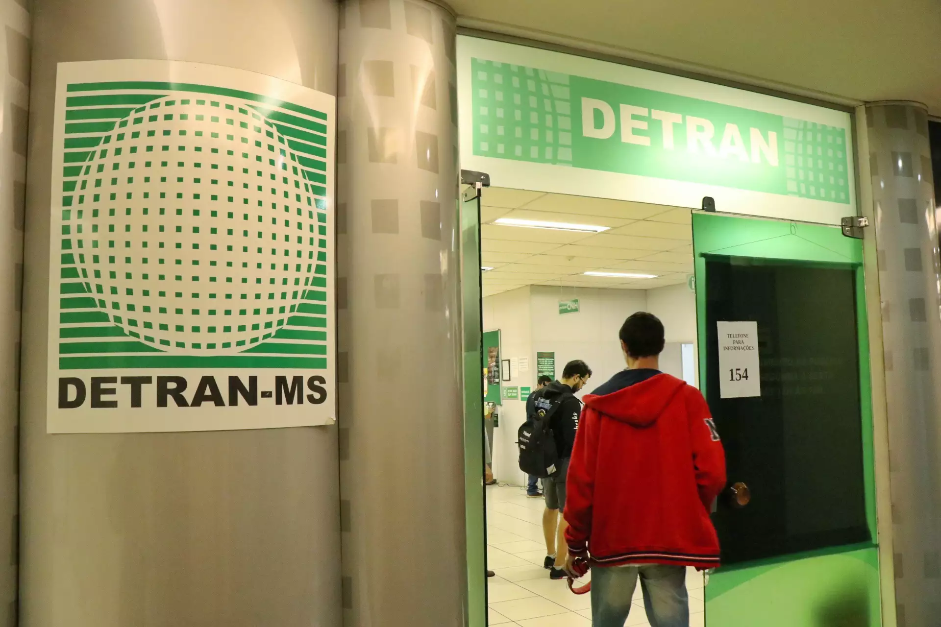 Recorrer de multa vira longa espera para motoristas em MS