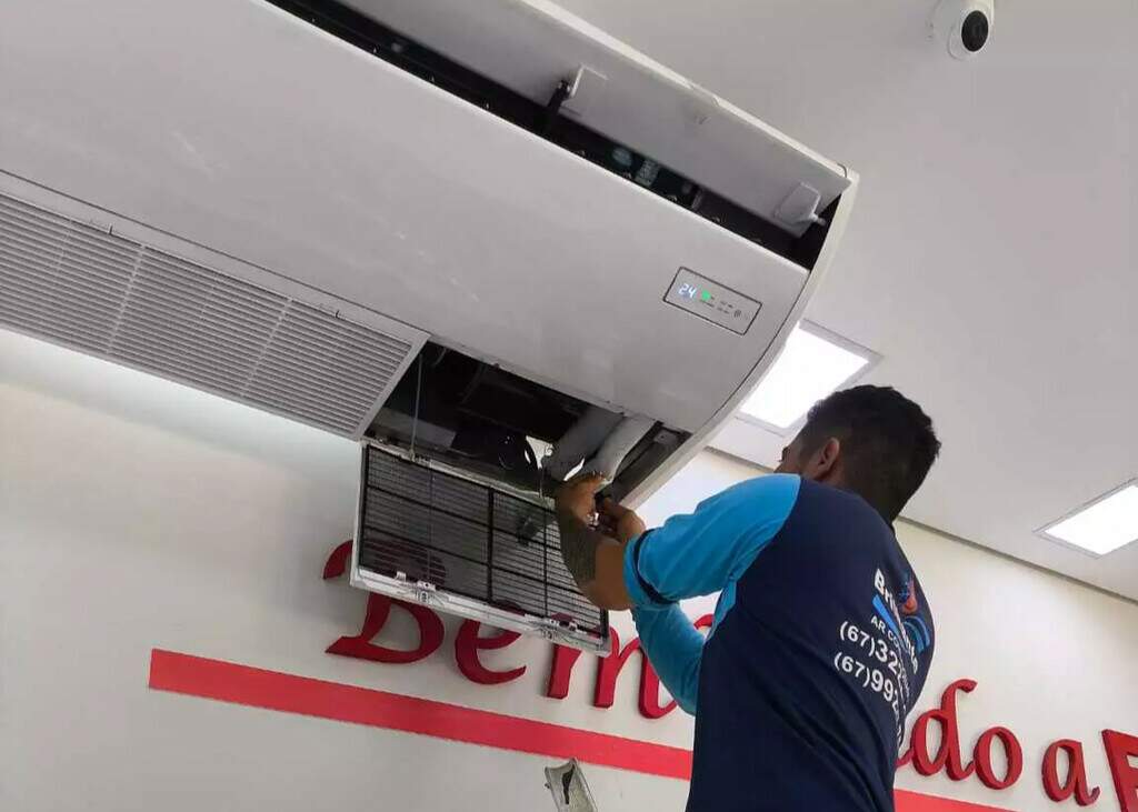 Está passando calor porque quer: ar-condicionado sai por 10x de R$ 326 Está passando calor porque quer: ar-condicionado sai por 10x de R$ 326