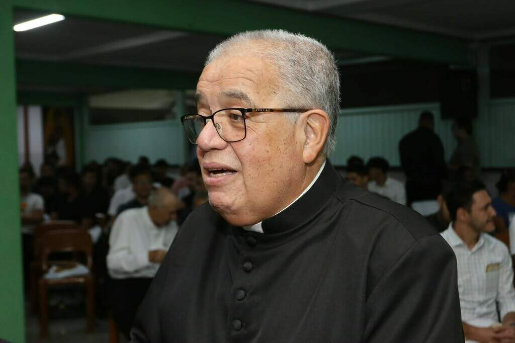 Fotos e cartas antigas podem ajudar padre João Crippa a virar santo Fotos e cartas antigas podem ajudar padre João Crippa a virar santo