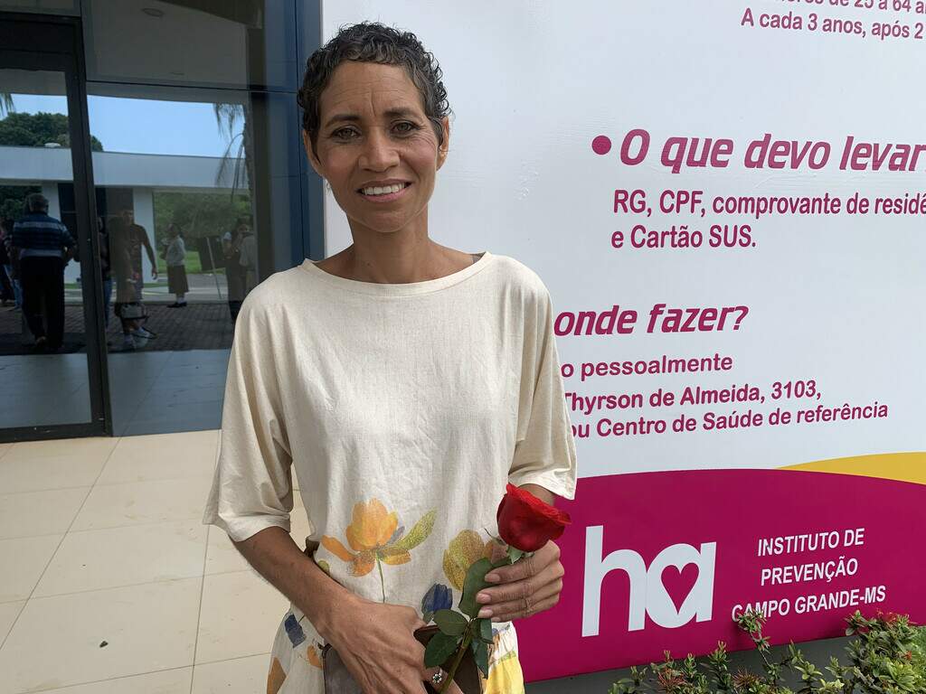 Um ano depois do câncer, Adriana troca o medo pela passarela Um ano depois do câncer, Adriana troca o medo pela passarela