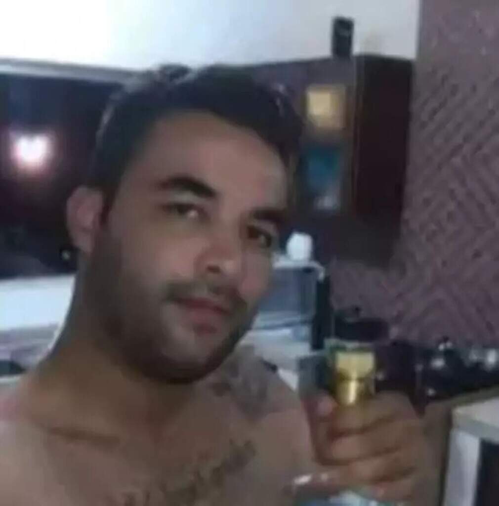 Apontado como liderança do PCC, homem é morto a tiros dentro de BMW Apontado como liderança do PCC, homem é morto a tiros dentro de BMW