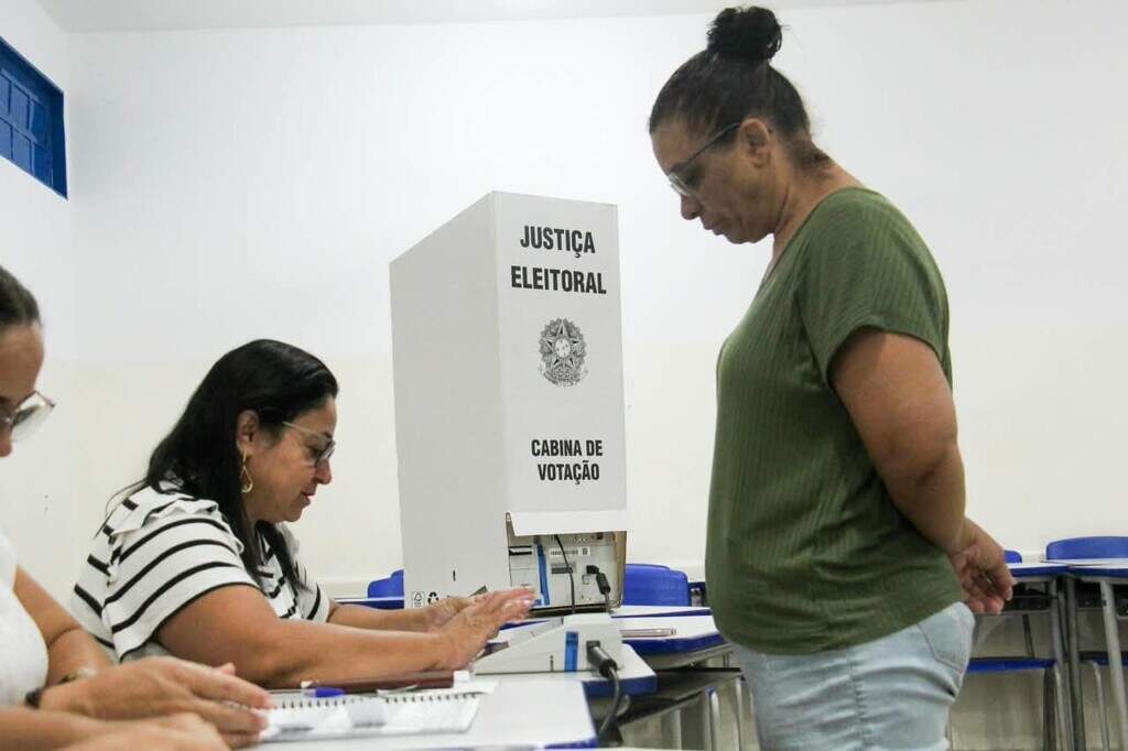 De 1 a quase 9 minutos, cada eleitor vai votando ao seu tempo De 1 a quase 9 minutos, cada eleitor vai votando ao seu tempo