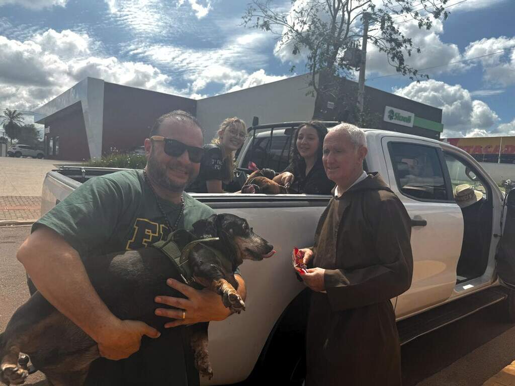 De tartaruga a cão de 15 anos, bênção reúne histórias de “milagres”